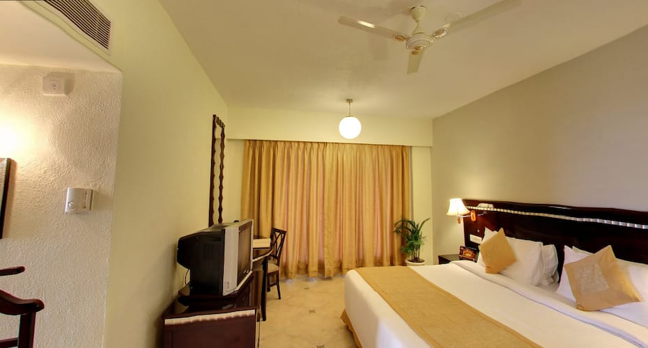 The White Hotels, Katra 3